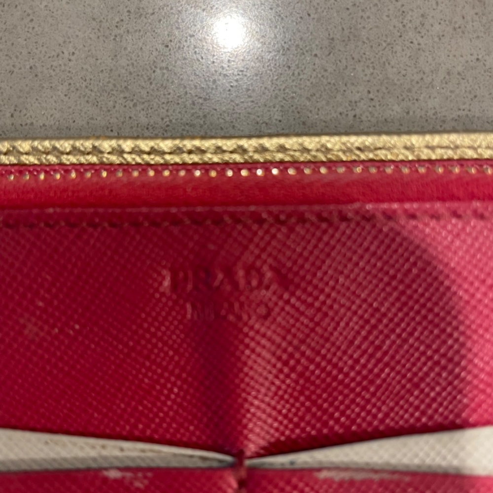 Prada Wallet - Picture 7 of 7